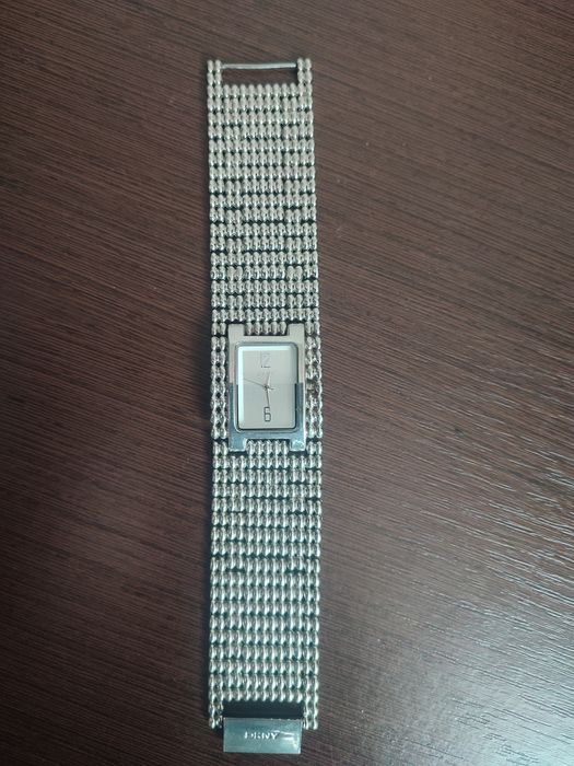 Годинник DKNY гарний