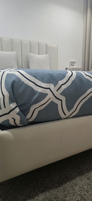Cama de casal veludo beije