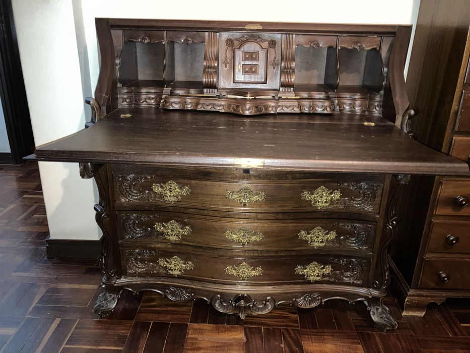 Mobília Quarto Casal - Estilo D. José (mógno)