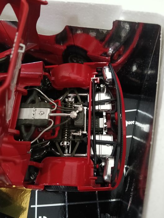 Ferrari F 50 Burago 1:18 Gold Edition