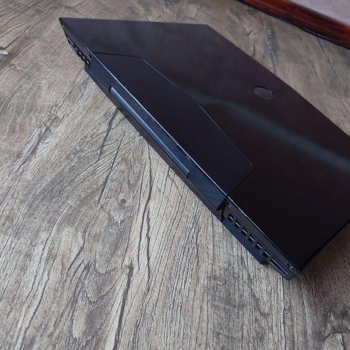 Alienware m15x  Quadro m5000m