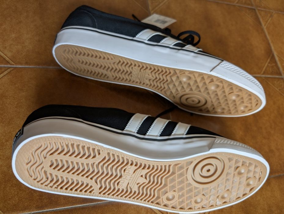 Sapatilhas Adidas Adiease