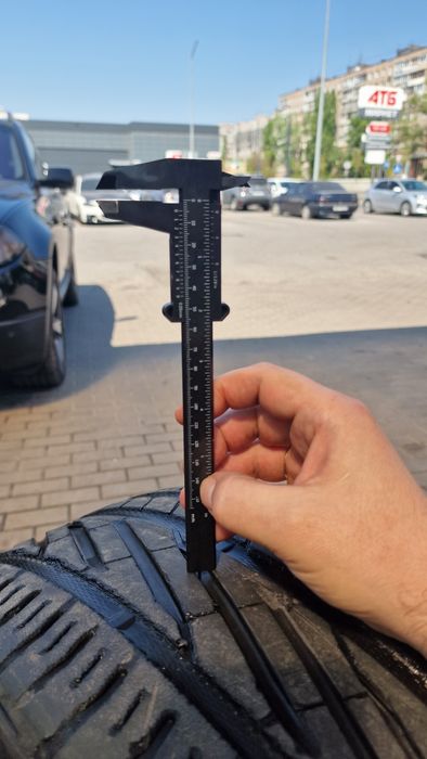 Шини Uniroyal Rain Sport 235/50/18 літо гарний стан