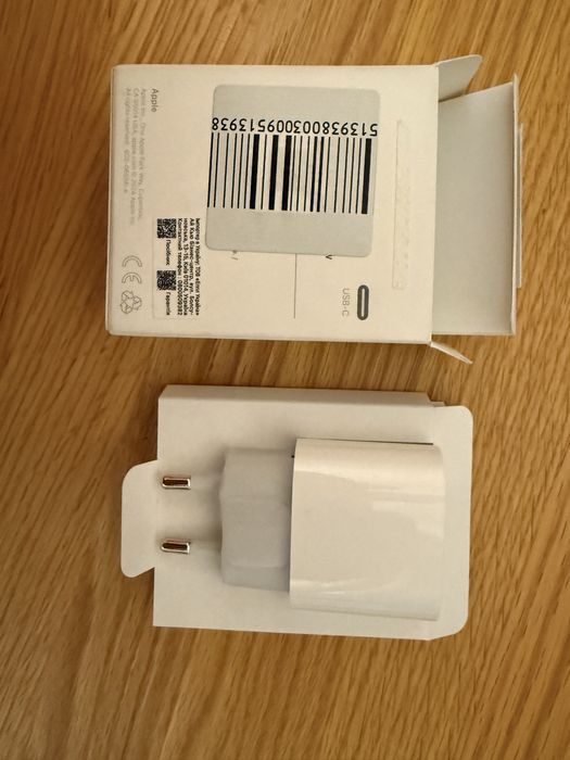 Чехол iphone 16 pro оригінал