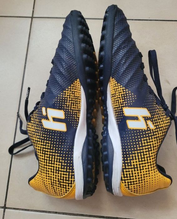 Buty chłopięce korki