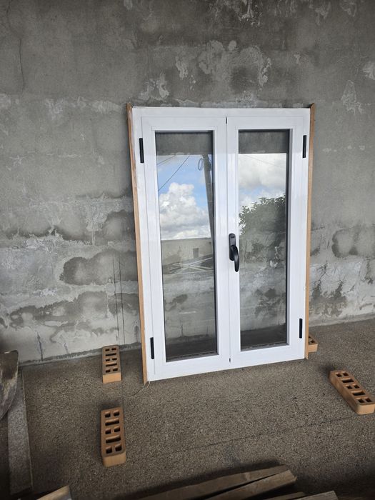 Vendo Janela alumínio branca