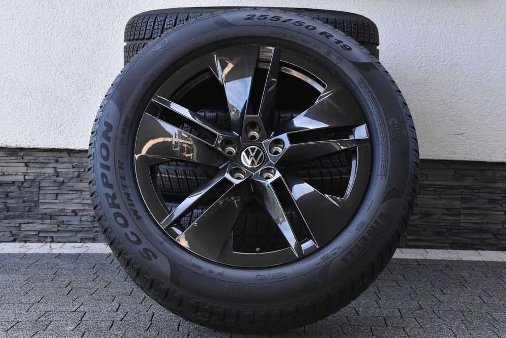Nowe koła zimowe OEM Audi Q4 Sportback e-tron VW ID.4 ID.5 ID.6 SKODA ELROQ ENYAQ PEAQ CUPRA Tavascan 19" Pirelli