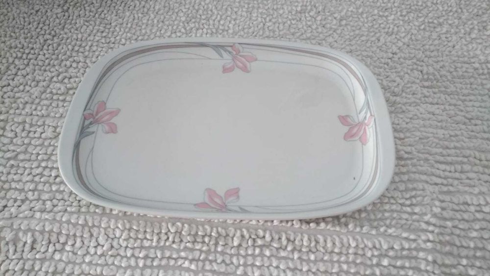 New Dinner Service424178175621867522