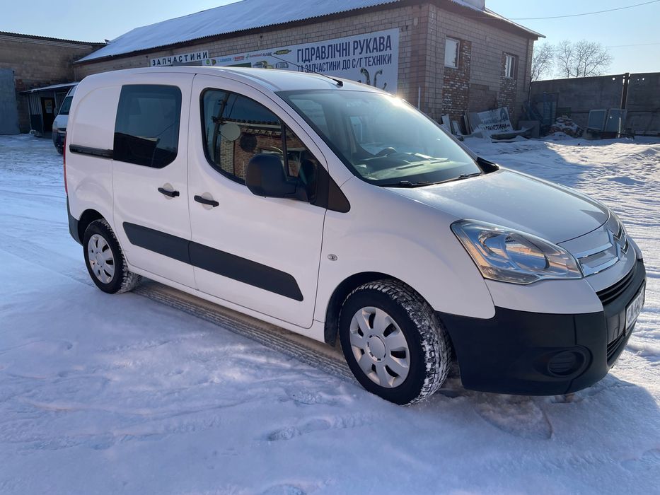 Сітроен берлінго 1.6 дизель Пасажир 2010 рік