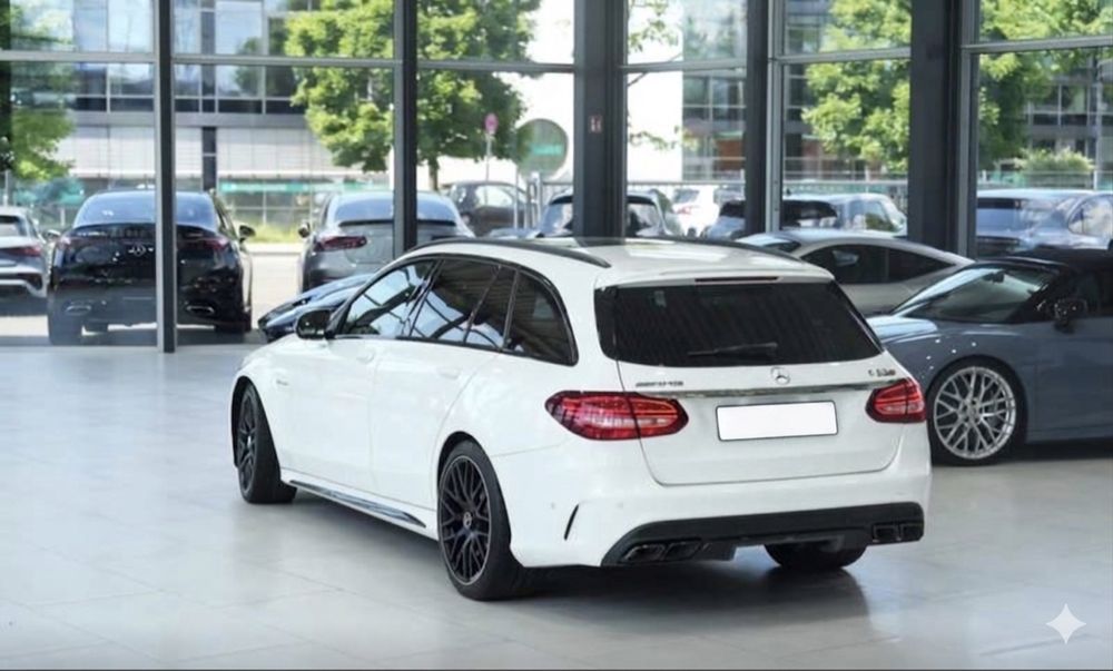 Mercedes C63 AMG v8 Biturbo