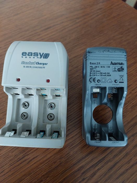 Sprzedam ładowarki do baterii AA/AAA i R9A