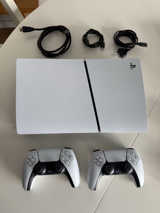 Playstation 5 Digital + 2 Comandos