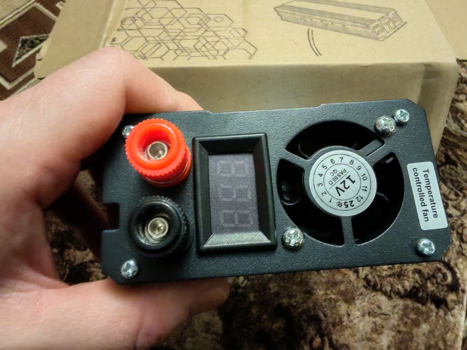 Інвертор 12-220 max потужність 1600 wat