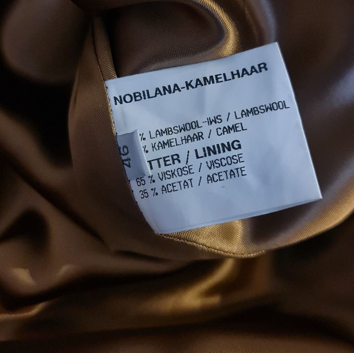 Płaszcz z wełny wielbłądziej
