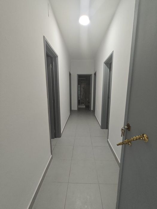 Uma Moradia Com 2 Apartamentos Independentes