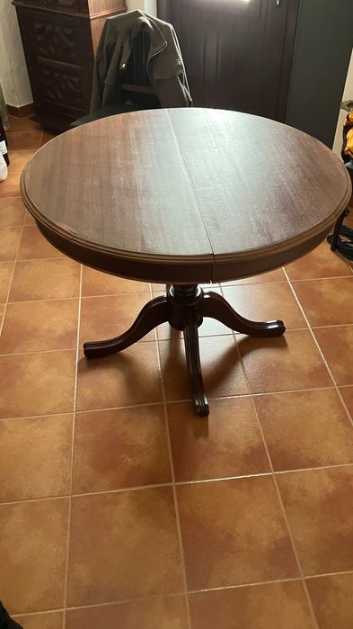 Conjunto mesa de madeira com 4 cadeiras