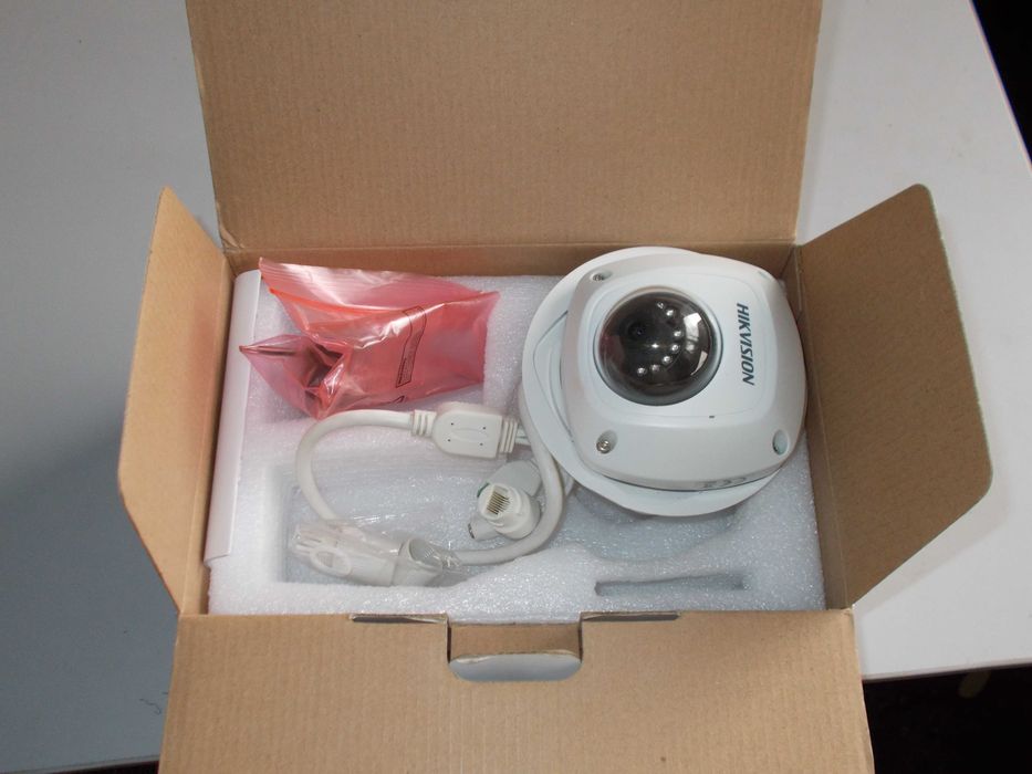 IP камера Hikvision DS-2CD2542FWD-IS (2.8 мм)