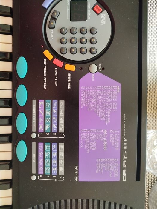 Órgão musical Yamaha PSR-185 como novo