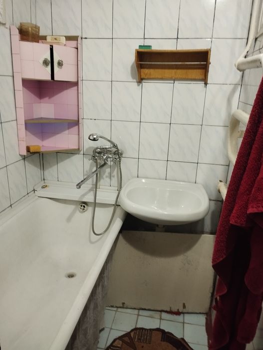 Здається двох кімнат квартира.