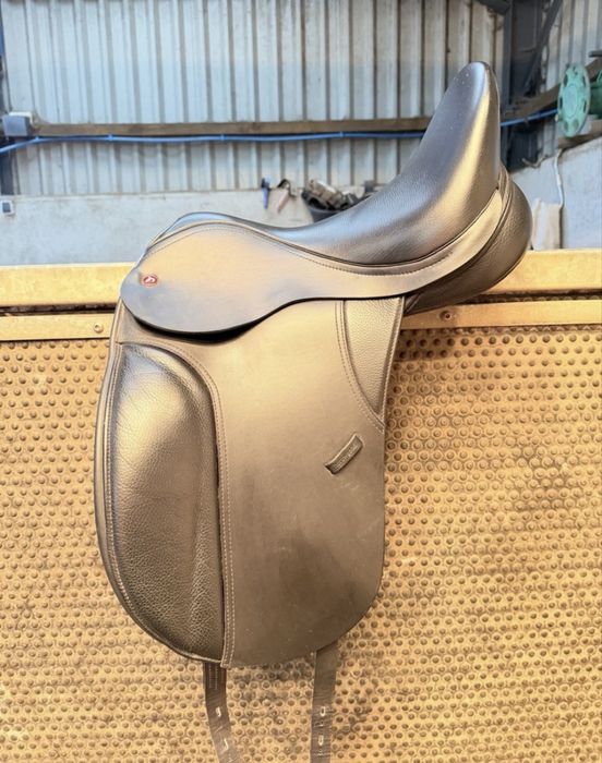 Siodło ujeżdzeniowe Thorowgood 16.5 Low Wither