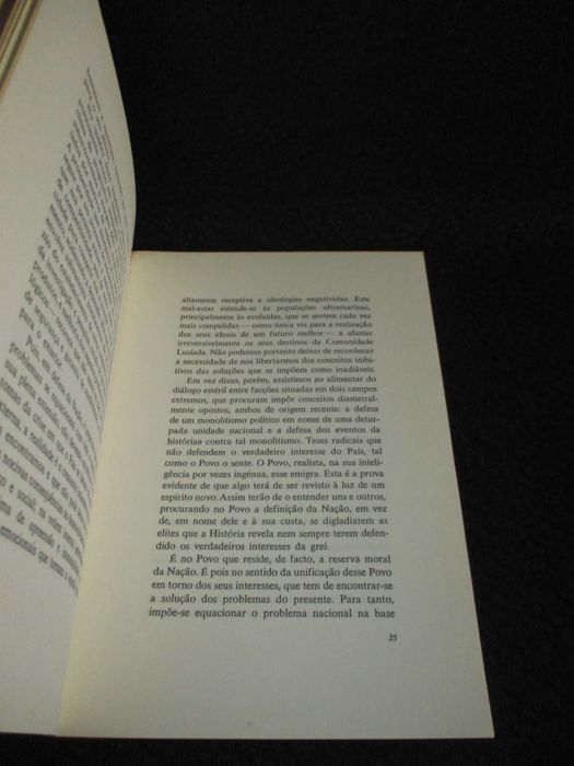 Livro Portugal e o Futuro Spínola 2ª edição 1974