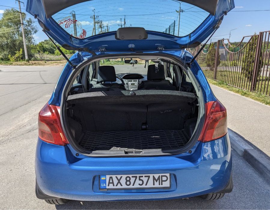 Toyota Yaris, 1.3, робот, 2006