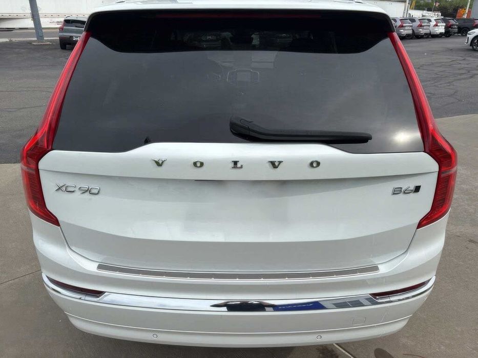 Volvo Xc90      2024