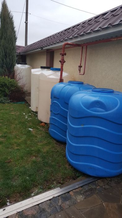 Продам пищевые трехслойные бочки на 1000 л