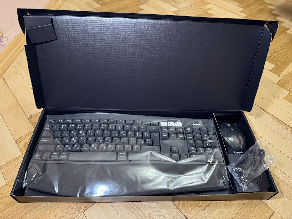 Комплект Клавіатура + Миша Logitech Performance MK850