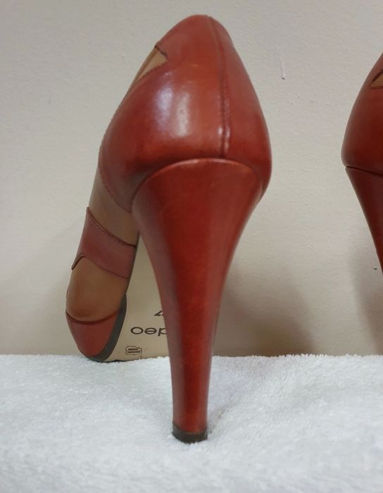 EDEO r 37 skórzane półbuty na obcasie sznurowane wiosenne czółenka