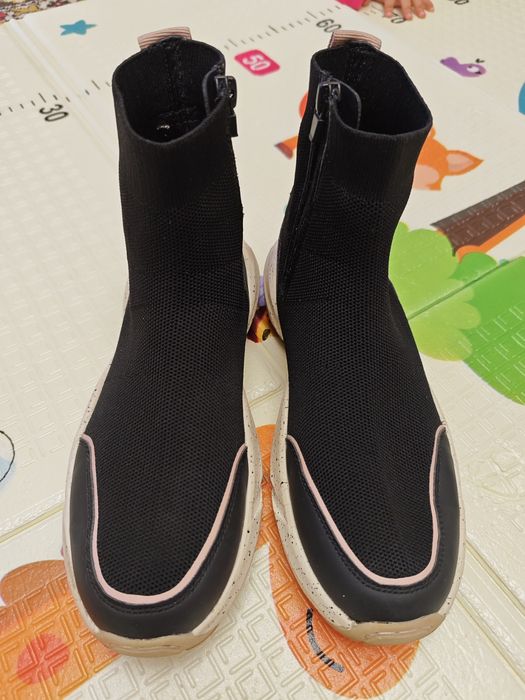 Кроссовки высокие Zara