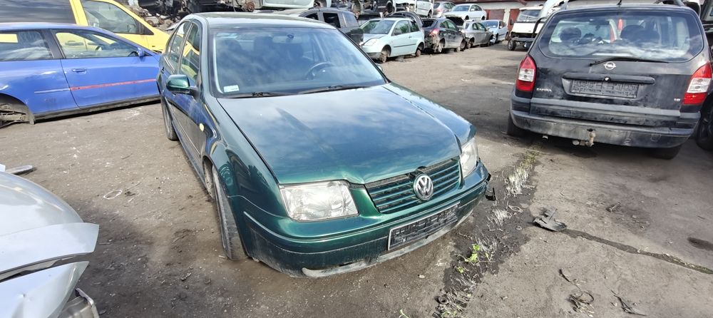 VW Volkswagen Golf IV Bora silnik 1.6 skrzynia biegów zderzak maska reflektory lampy błotnik drzwi klapa chłodnica kokpit