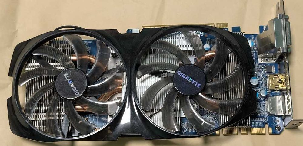 Охлаждение для видеокарты GTX 660 Ti отличное состояние бесшумная