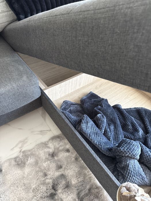 Sofa usado tecido cinzento