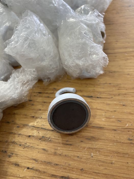Lote 50 Ganchos íman 25mm Ferrite Hook White - Novo