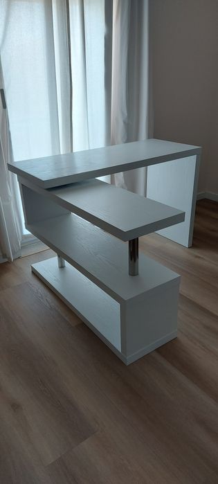 Secretária em forma de L