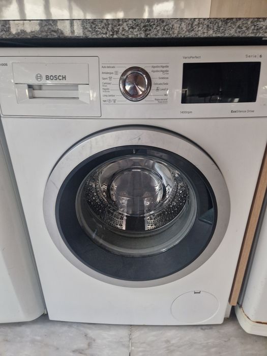 Máquina de Lavar Roupa Bosch Serie 6 i-DOS 9kg (1400 rpm)