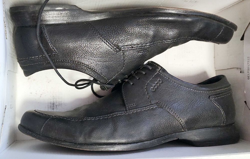 Чоловічі чорні шкіряні туфлі 41р ECCO