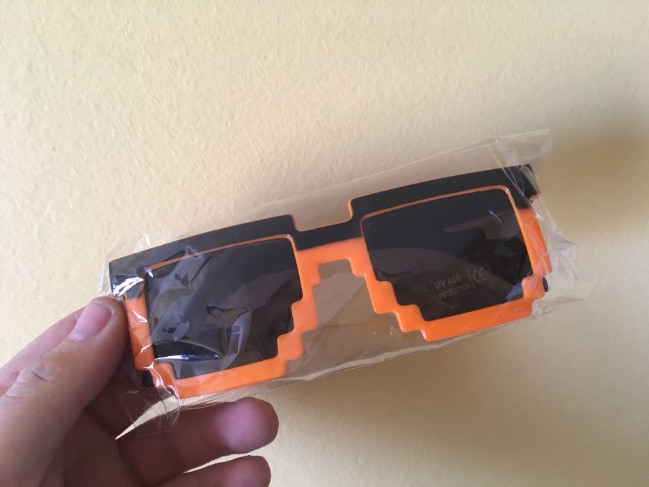 Óculos de Sol Pixel art Geek Lootcrate