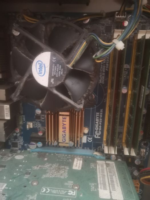 Sprzedam komputer z monitorem