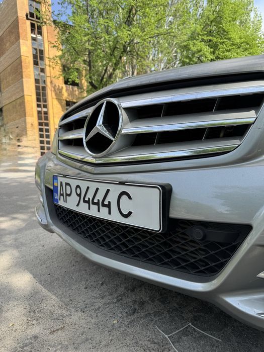 Рамка для номерного знака|безрамочное быстросъемное крепление номера