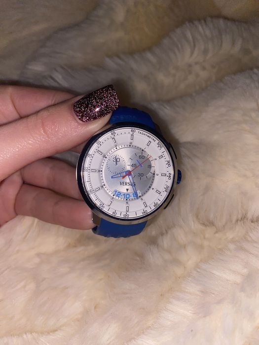 Продам годинник Versace