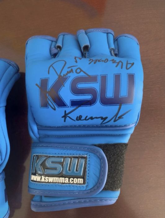 Rekawice KSW 94 z podpisami Zawodników