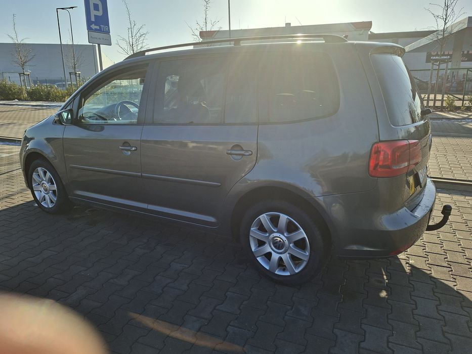 VW TOURAN 2010/11r 1.6tdi Navi,Klima,Hak,3tablica,7osób