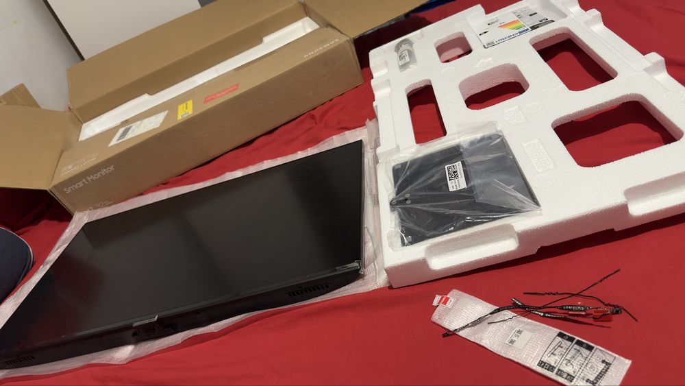 Monitor SAMSUNG Smart M7 32” 4K UHD idealny stan