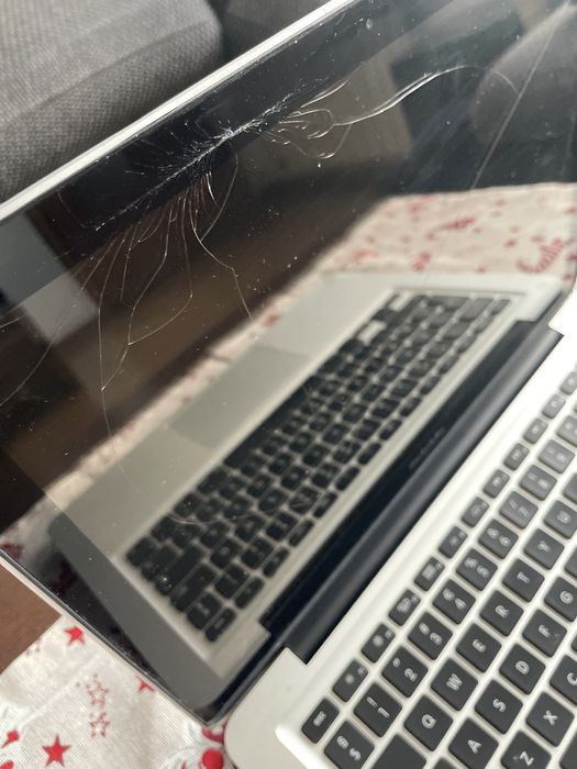 MacBook Pro rok 2010 13” i5 4GB