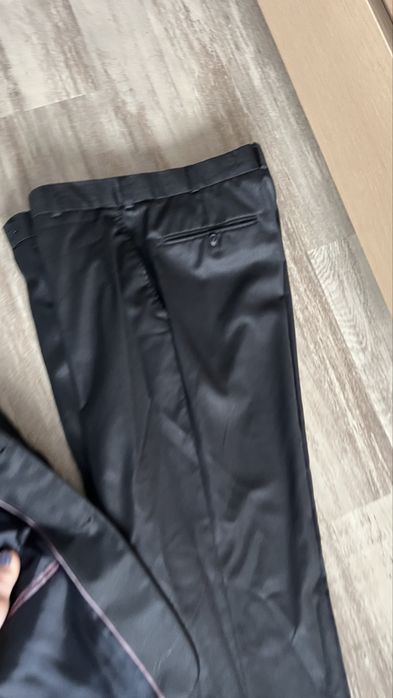 Garnitur męski L 180 104  90 czarny błyszczący w prązek