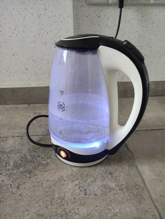 Электрочайник  Vitek.