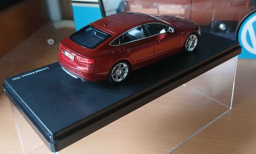 Miniatura escala 1.43