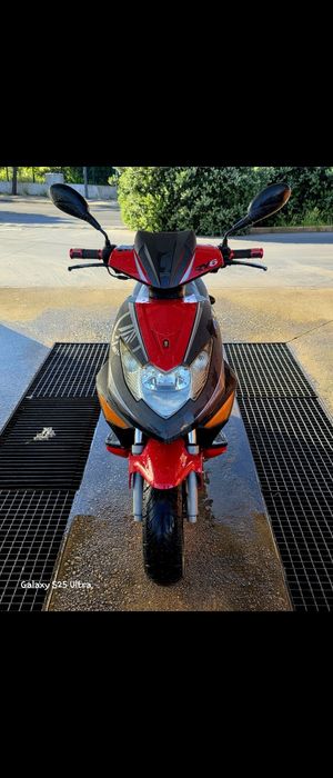 Vendo keeway ry6 sport de 2017 
Mota em bom estado 
Com 19 631 km
Mota